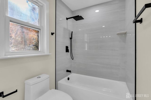 537 S Atlantic Avenue, Aberdeen, NJ 07747