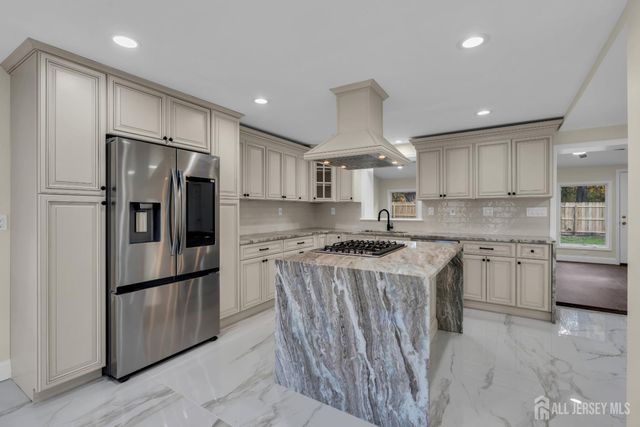 537 S Atlantic Avenue, Aberdeen, NJ 07747