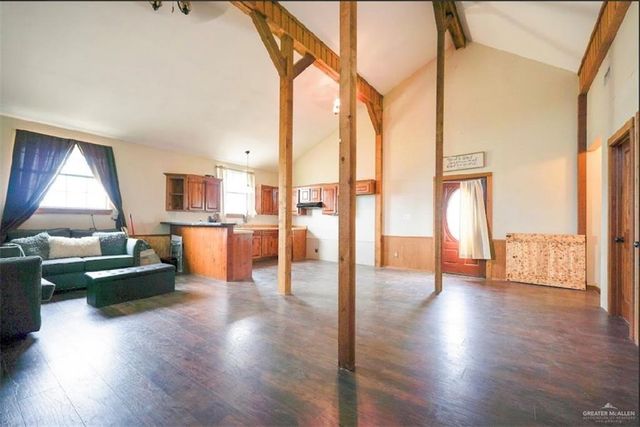 8826 Oak Meadow W Street, Monte Alto, TX 78538