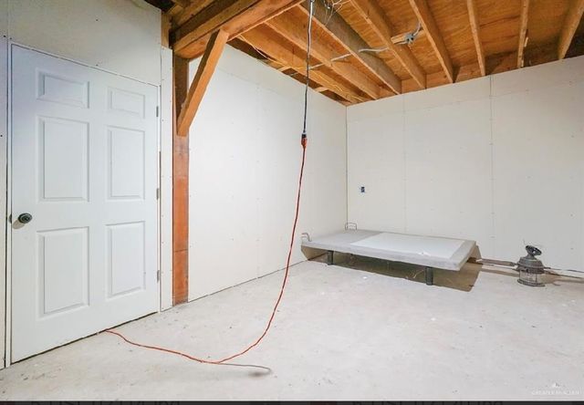 8826 Oak Meadow W Street, Monte Alto, TX 78538