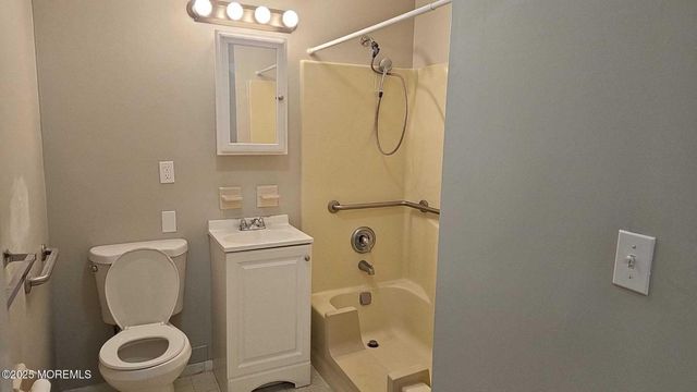 1700 NJ 37 W 121-02, Toms River, NJ 08757