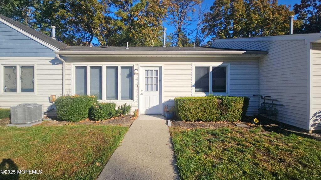 1700 NJ 37 W 121-02, Toms River, NJ 08757