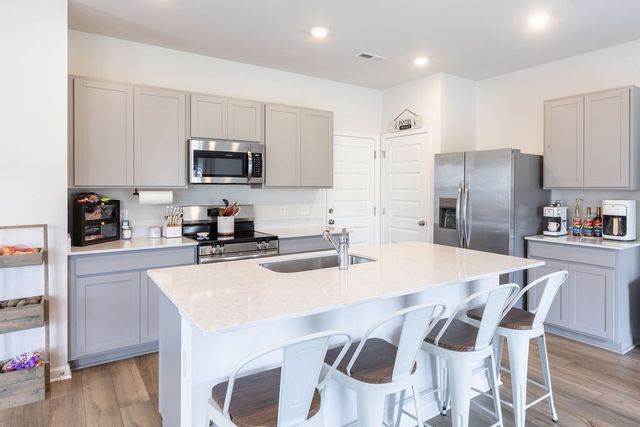 641 Emerson Ln, Westmoreland, TN 37186