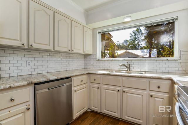 1229 E Hummingbird Lane, Gulf Shores, AL 36542