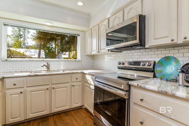 1229 E Hummingbird Lane, Gulf Shores, AL 36542