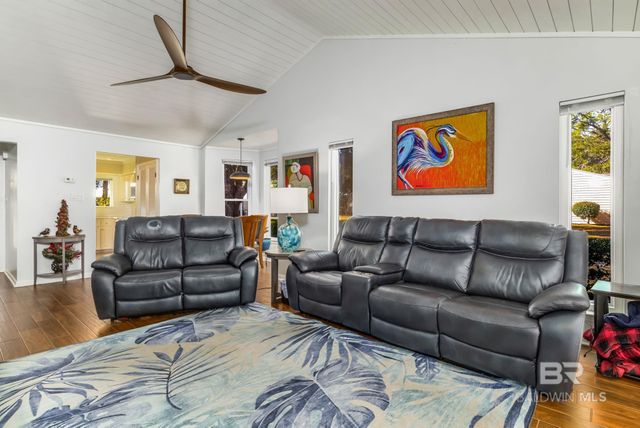 1229 E Hummingbird Lane, Gulf Shores, AL 36542