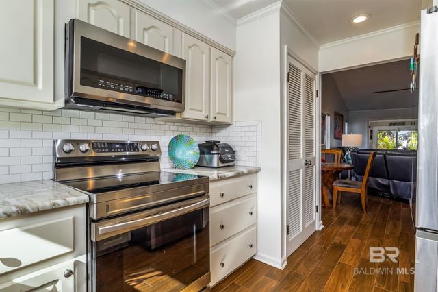 1229 E Hummingbird Lane, Gulf Shores, AL 36542