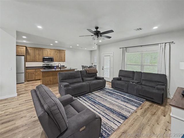 840 E Harlan Drive, Tahlequah, OK 74464