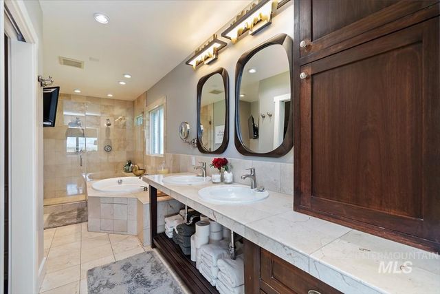 4814 W Roberts Rd, Boise, ID 83705