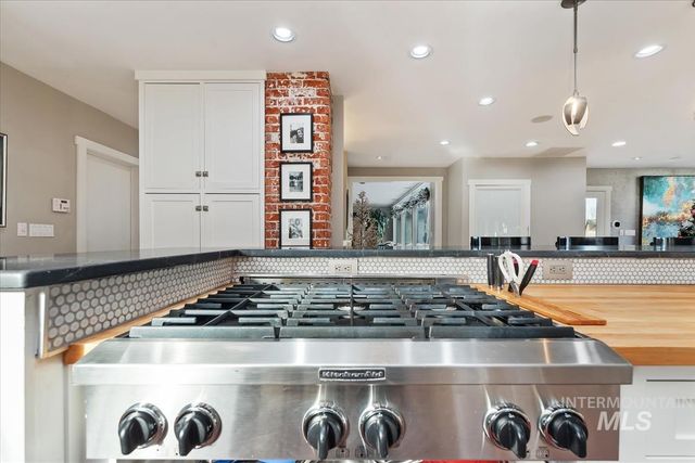 4814 W Roberts Rd, Boise, ID 83705