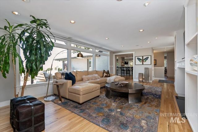 4814 W Roberts Rd, Boise, ID 83705