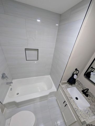 1213 Academy st, Tyler, TX 75701