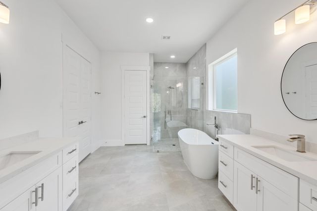 114 Bentwood Dr, Montgomery, TX 77356