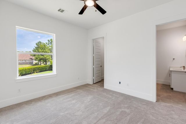 114 Bentwood Dr, Montgomery, TX 77356