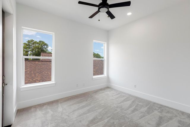 114 Bentwood Dr, Montgomery, TX 77356