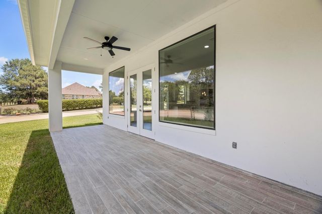114 Bentwood Dr, Montgomery, TX 77356