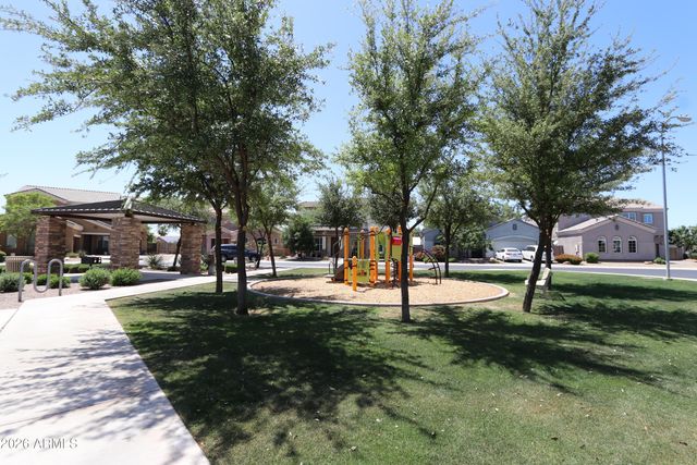 852 E RAWHIDE Court, Gilbert, AZ 85296