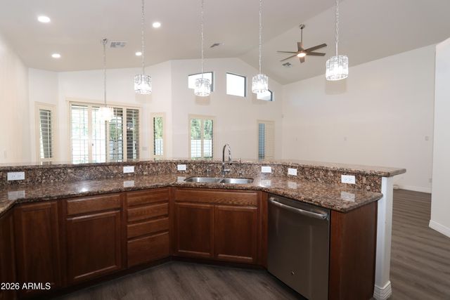 852 E RAWHIDE Court, Gilbert, AZ 85296