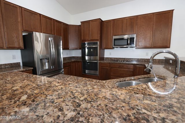 852 E RAWHIDE Court, Gilbert, AZ 85296