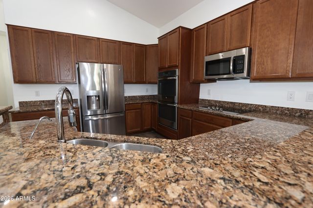 852 E RAWHIDE Court, Gilbert, AZ 85296