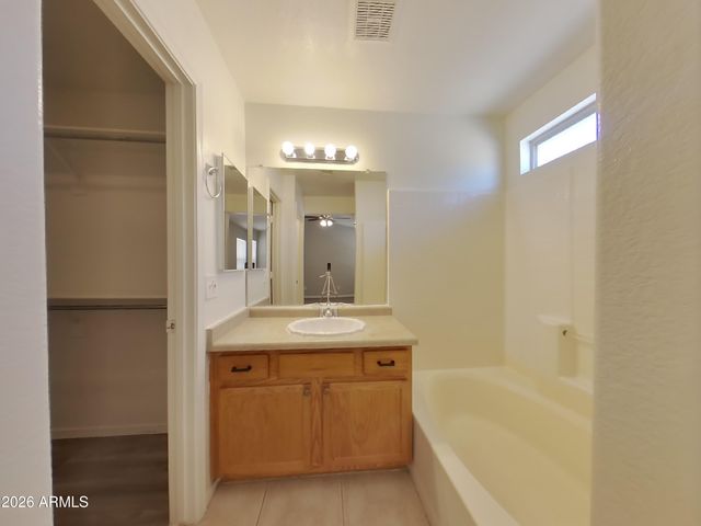 3628 W FIREHAWK Drive, Glendale, AZ 85308