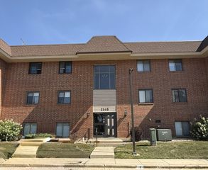 2315 S Main Street 1B, Lombard, IL 60148