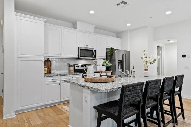 3135 Linwood St, Vista, CA 92081