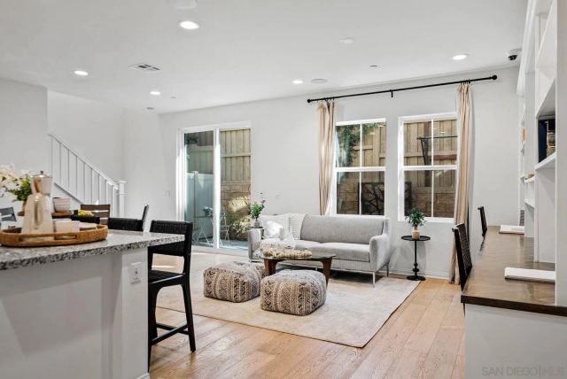 3135 Linwood St, Vista, CA 92081