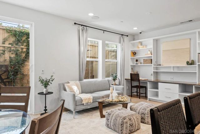 3135 Linwood St, Vista, CA 92081