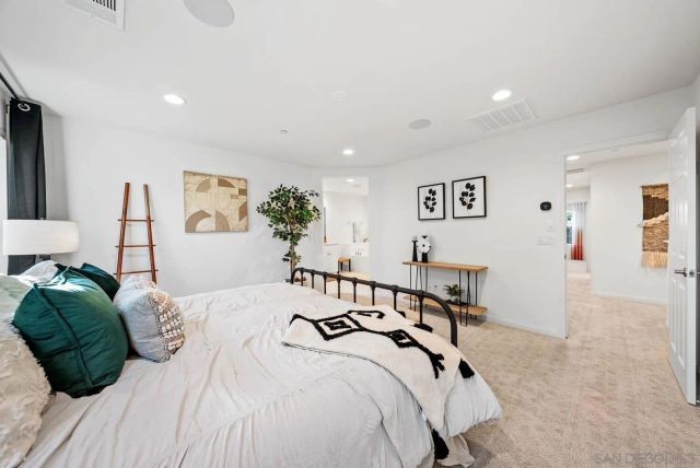 3135 Linwood St, Vista, CA 92081