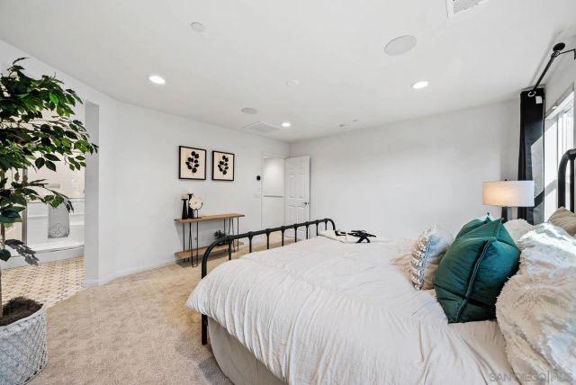 3135 Linwood St, Vista, CA 92081