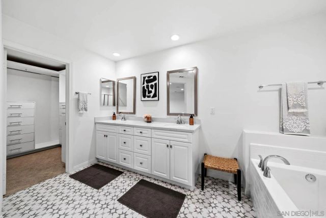 3135 Linwood St, Vista, CA 92081