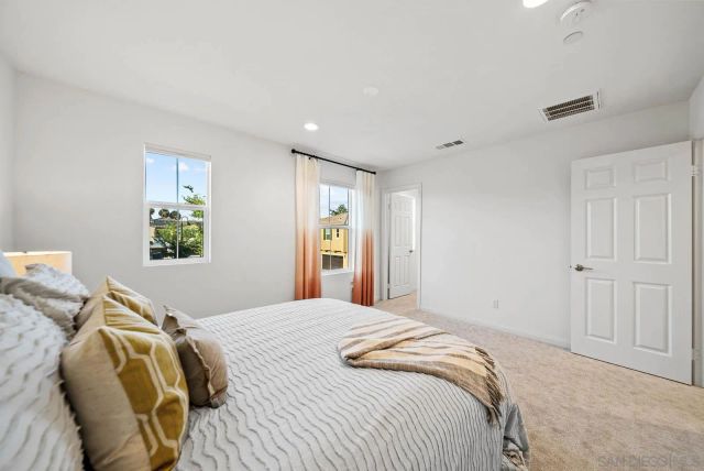 3135 Linwood St, Vista, CA 92081