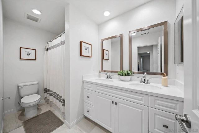 3135 Linwood St, Vista, CA 92081