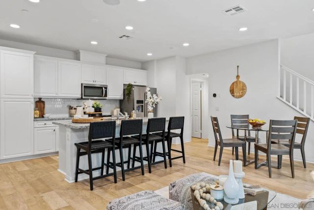 3135 Linwood St, Vista, CA 92081