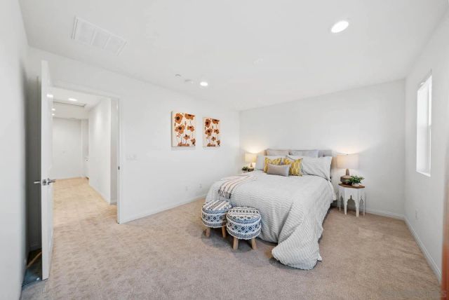 3135 Linwood St, Vista, CA 92081