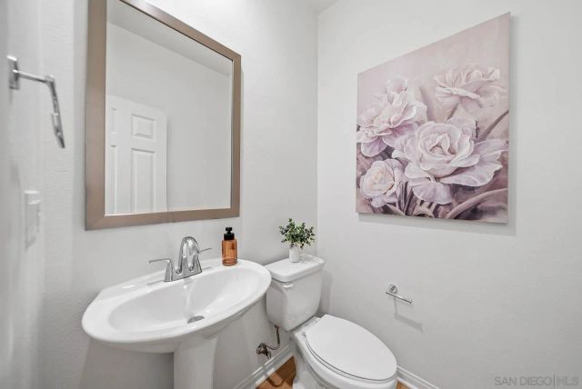 3135 Linwood St, Vista, CA 92081