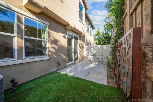 3135 Linwood St, Vista, CA 92081