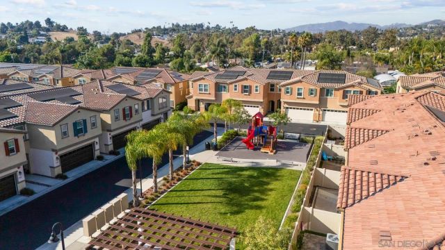 3135 Linwood St, Vista, CA 92081