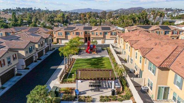 3135 Linwood St, Vista, CA 92081