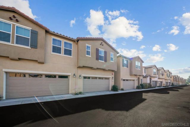 3135 Linwood St, Vista, CA 92081