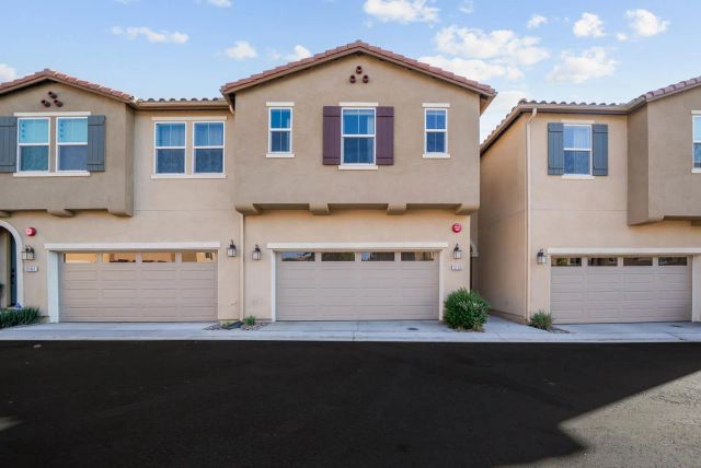 3135 Linwood St, Vista, CA 92081