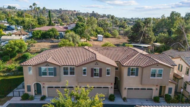 3135 Linwood St, Vista, CA 92081