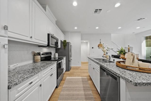 3135 Linwood St, Vista, CA 92081