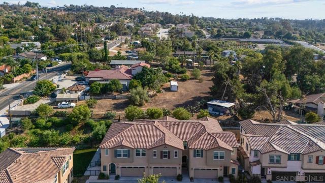 3135 Linwood St, Vista, CA 92081