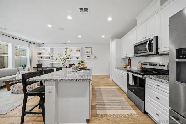 3135 Linwood St, Vista, CA 92081