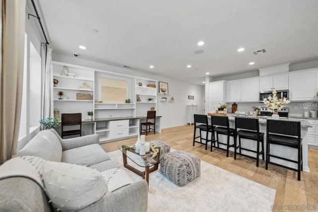 3135 Linwood St, Vista, CA 92081