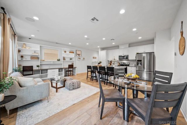 3135 Linwood St, Vista, CA 92081