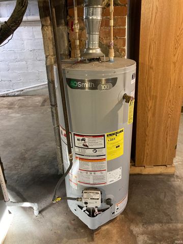 5122 S Lincoln Street, Oakland City, IN 47660