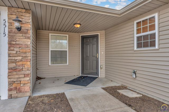 5515 SW Chapella St, Topeka, KS 66614